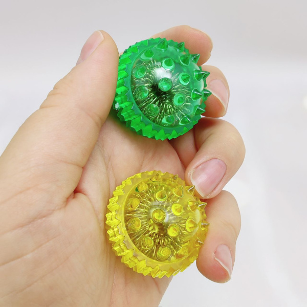 Массажер МАССАЖНЫЙ ШАРИК для интенсивного воздействия в комплекте с двумя кольцевыми пружинами. Цвета MIX